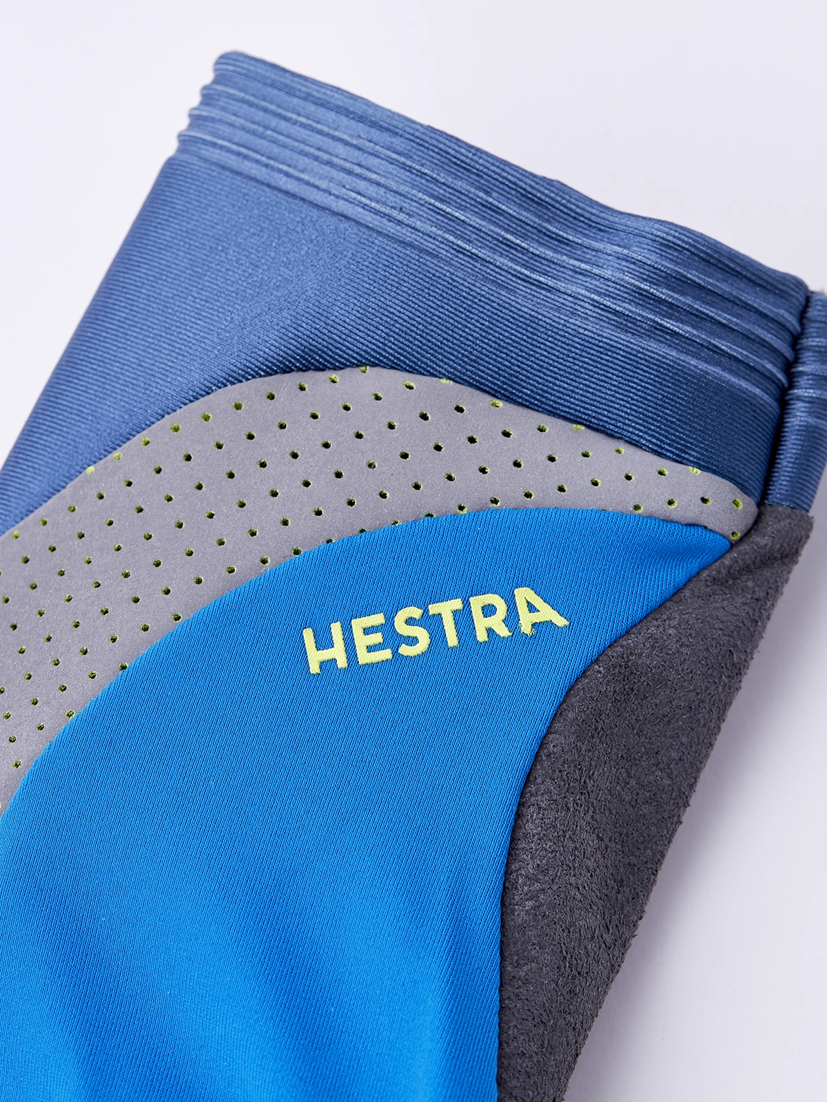 Hestra Apex Reflective Short 5-finger 4 Hestra Apex Reflective Short 5-finger - Image 2