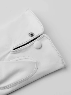 Front Page -Hestra 323 414cc97095 21000 000 2 original